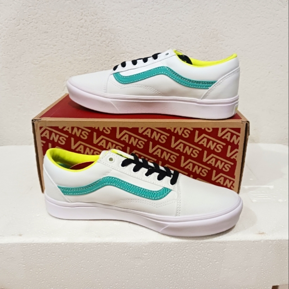 Vans - Picture 4 of 4